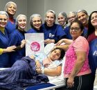 Equipe HMA com paciente Maria Raniele e a pequena La&iacute;s St&eacute;fany.