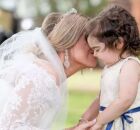 Skye Savren-McCormick enfrentou uma batalha dif&iacute;cil desde o in&iacute;cio da vidaoto dividida (72)