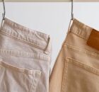 Nova tend&ecirc;ncia 2025: cal&ccedil;a jeans reta, cintura m&eacute;dia e visual minimalista dominam o street style europeu e chegam com for&ccedil;a ao Brasil.