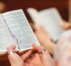 Justi&ccedil;a reconhece v&iacute;nculo de esposa de pastor com igreja e determina indeniza&ccedil;&atilde;o de R$ 15 mil.