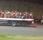 Torcedores do Santa Cruz t&ecirc;m motos rebocadas ap&oacute;s jogo na Arena de Pernambuco.