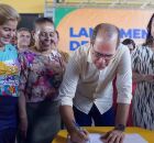 Prefeito Mano Medeiros assina ordem de servi&ccedil;o para constru&ccedil;&atilde;o da nova USF Suassuna I e II