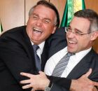 Andr&eacute; Mendon&ccedil;a e Jair Bolsonaro. 