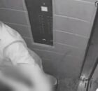 Momento em que empres&aacute;rio agride companheira.