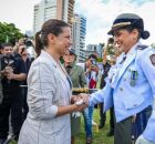Governadora Raquel Lyra ao lado de Policiais Militares