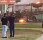 Micro-&ocirc;nibus pegando fogo em Jaboat&atilde;o.