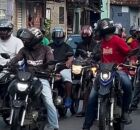 Motoboys partindo para pontos de concentra&ccedil;&atilde;o, no Grande Recife.
