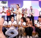 Raquel Lyra durante entrega.