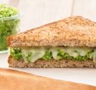 Sandu&iacute;che de Br&oacute;colis.