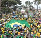 Apoiadores de Bolsonaro realizam ato no Recife