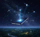 Smartphone recebendo conex&atilde;o de internet via sat&eacute;lite Starlink, garantindo acesso em &aacute;reas remotas do Brasil.