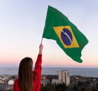 Descubra o trecho removido do Hino Nacional Brasileiro e como a mudan&ccedil;a revela hist&oacute;rias. 