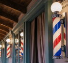 Saiba qual &eacute; o significado do poste girat&oacute;rio colorido das barbearias.