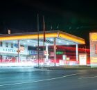 Posto de combust&iacute;vel em constru&ccedil;&atilde;o: investimento alto envolve estrutura, tanques, licen&ccedil;as e estoque inicial.