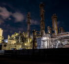 Ucr&acirc;nia ataca refinaria russa com drones.