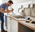 Cozinha sendo preparada para receber novos e atuais revestimentos.