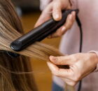 Descubra o segredo dos dermatologistas para alisar o cabelo naturalmente com vinagre de ma&ccedil;&atilde;. 