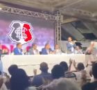 Torcedores do Santa Cruz comemoram aprova&ccedil;&atilde;o da proposta da SAF pelo Conselho Deliberativo do clube.