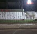 Ilha do Retiro amanhece com faixas em protesto contra elenco e presidente do Sport.