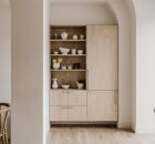 Nova tend&ecirc;ncia substitui as gavetas tradicionais por arm&aacute;rios com portas duplas e divis&oacute;rias. 