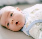 Seu beb&ecirc; fica sempre com a cabecinha virada pro mesmo lado? Pode ser Torcicolo Cong&ecirc;nito!