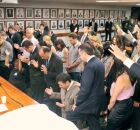 Deputados evang&eacute;licos em culto na C&acirc;mara Federal.