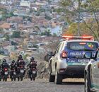 Viaturas e motocicletas da PMPE.