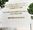 Governo cobra devolu&ccedil;&atilde;o do Aux&iacute;lio Emergencial de brasileiros que receberam indevidamente. 