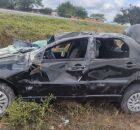 Carro envolvido em acidente na BR-423, em Pernambuco.