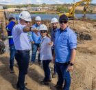Presidente da Compesa vistoriando obras.