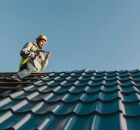 Descubra como a telha 2 em 1 que produz energia solar e isola calor e barulho. 