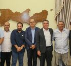 Mano Medeiros, T&uacute;lio Villa&ccedil;a e os representantes dos panificadores