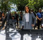 Governadora Raquel Lyra em entrega de equipamentos para seguran&ccedil;a p&uacute;blica.