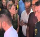 L&iacute;der evang&eacute;lico Ismael Lopes criticou Jair Bolsonaro na frente de Fl&aacute;vio Bolsonaro.