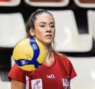 Jogadora de v&ocirc;lei &eacute; baleada em assalto no Rio: 'Proj&eacute;til entrou pelas minhas costas'