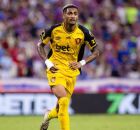 Derik Lacerda em a&ccedil;&atilde;o pelo Sport contra o Fortaleza, pelo Brasileir&atilde;o.