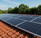 Instalando energia solar residencial em casas pequenas, voc&ecirc; pode economizar at&eacute; 95% na conta de luz. 