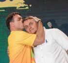 Vigilia convocada por Fl&aacute;vio &eacute; apontada por Moraes como a&ccedil;&atilde;o para "facilitar fulga" de Bolsonaro