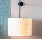 A ilumina&ccedil;&atilde;o embutida substitui os abajures de mesa de cabeceira em 2026. 