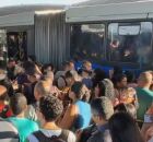 Usu&aacute;rios do transporte p&uacute;bico recorrendo a &ocirc;nibus devido &agrave; paralisa&ccedil;&atilde;o da Linha Sul.