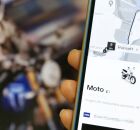 Moto por aplicativo.