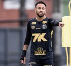 Neymar treinando pelo Santos.