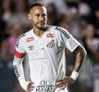 Neymar em campo pelo Santos no ano de 2025.