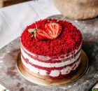 Bolo Red Velvet com recheio de cream cheese, op&ccedil;&atilde;o que ganha destaque nas ceias de Natal.