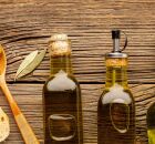 Tipos de azeite lado a lado, mostrando varia&ccedil;&otilde;es de cor e intensidade para diferentes usos.