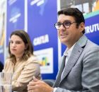 Prefeito Diego Cabral em reuni&atilde;o na Caixa.