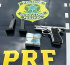 Pistola e dinheiro apreendidos pela PRF.
