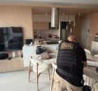 Agente da Pol&iacute;cia Civil cumprindo mandado no Recife.