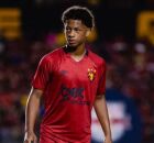 Z&eacute; Lucas em campo pelo Sport Recife durante duelo no Brasileir&atilde;o.