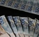 C&eacute;dulas de dinheiro.